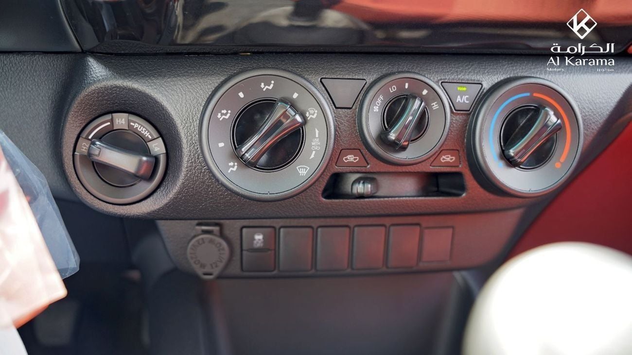 Toyota Hilux 2.4L DLX 4x4 Manual Transmission | 6 Seater | GCC Specs | Power Mirror | Touch Screen Media Player