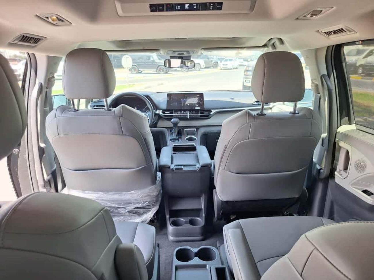 Toyota Granvia TOYOTA GRANVIA 2.5L HYBRID 7 SEATER