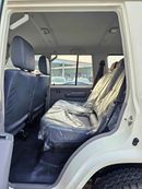 Toyota Land Cruiser 70 LC76 / V6 / 4.2L DIESEL / M/T / POWER WINDOWS WITH LEATHER/ 4WD (CODE # 68037)