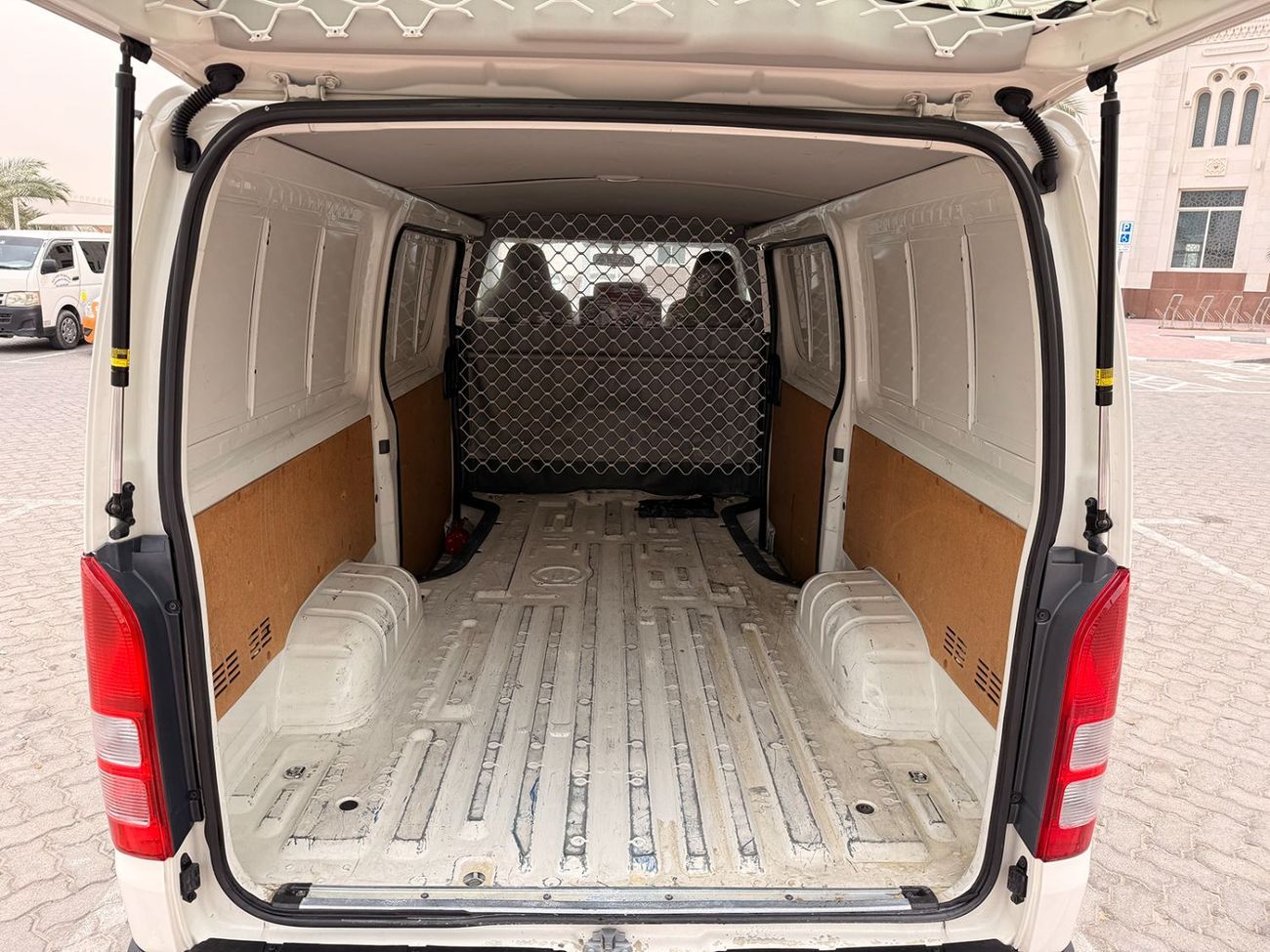 Toyota Hiace GL -Standard Roof  Panal Van 2.7L