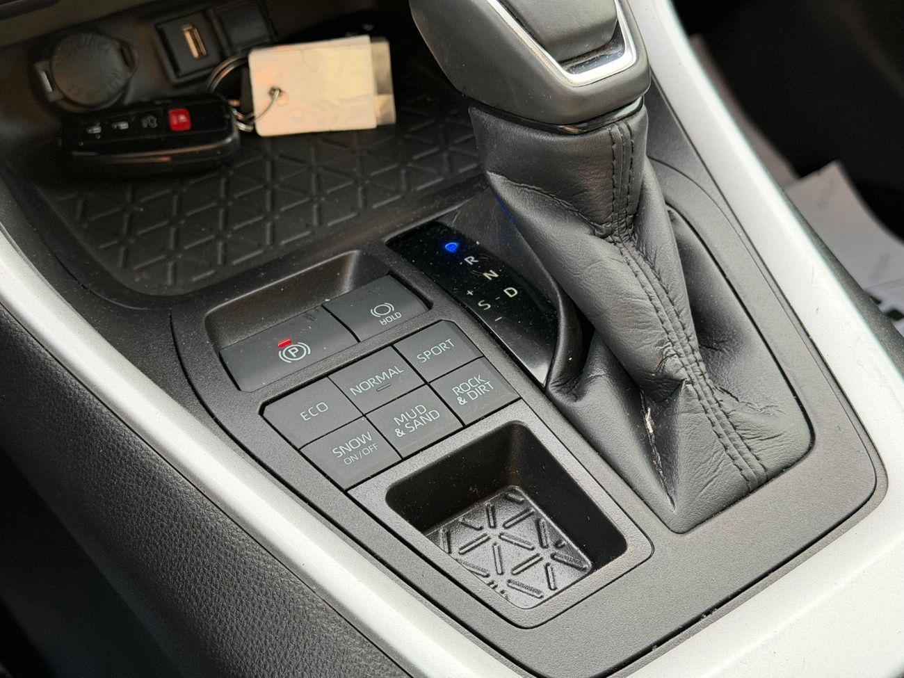 تويوتا راف ٤ 2022 TOYOTA RAV4 XLE PREMIUM FULL OPTIONS IMPORTED FROM USA