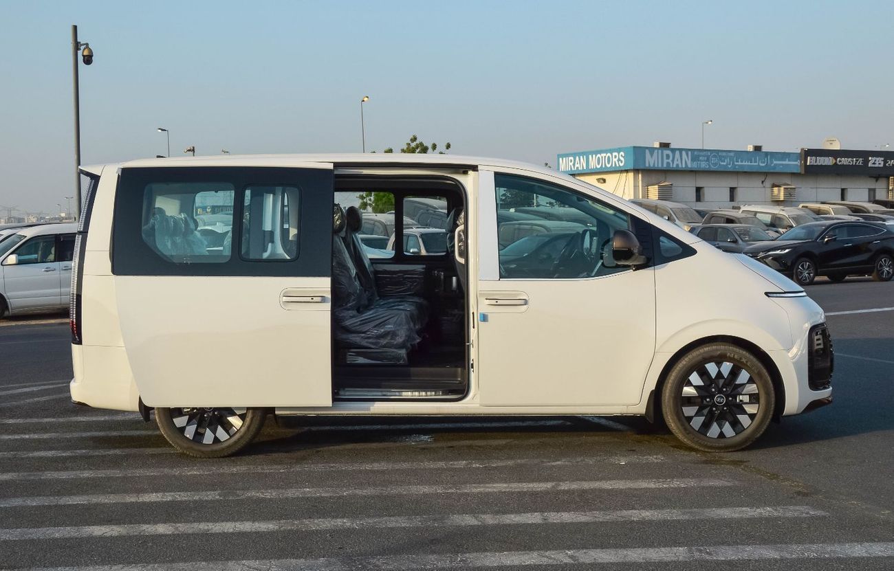 Hyundai Staria HYUNDAI STARIA 2.2L 4WD DIESEL MINIVAN 2025