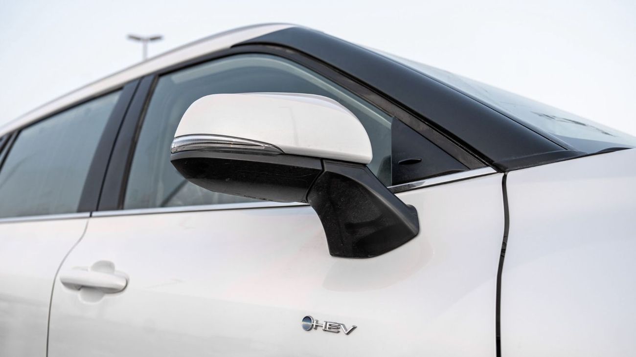 Toyota Highlander 2026 Toyota Highlander GLE 2.5L AT Hybrid (White)