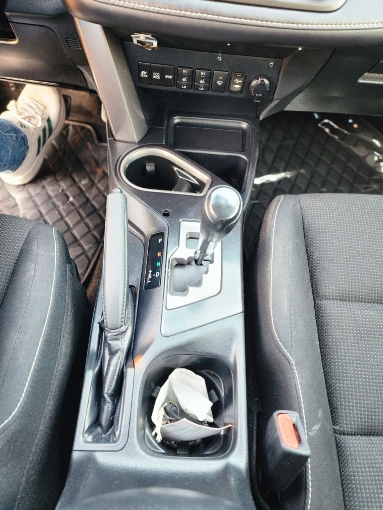 Toyota RAV4 TOYOTA RAV4 hybrid XLE 2.5L