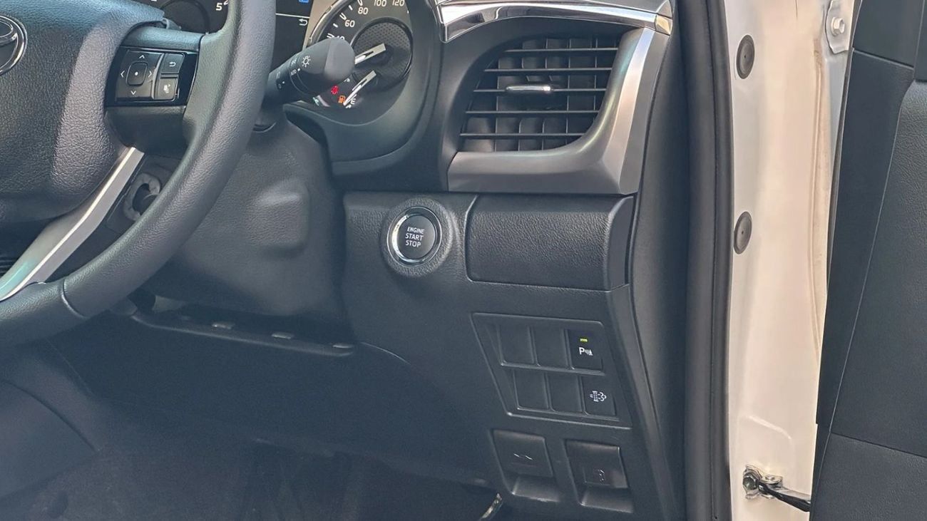 تويوتا هيلوكس SGLX 2025 Toyota Hilux 2.8L Diesel 4WD Automatic (RHD)
