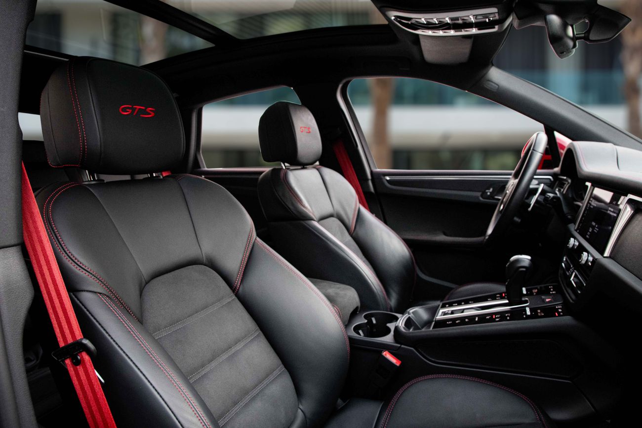 Porsche Macan Macan GTS  | 5,875 P.M | 0% Downpayment | Impeccable Condition!