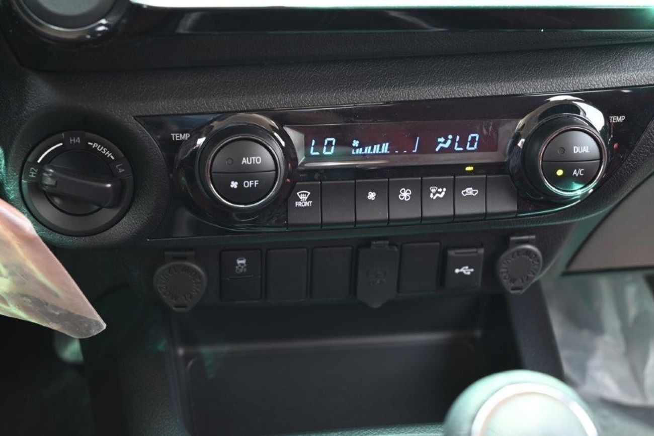 Toyota Hilux 2025 MODEL TOYOTA HILUX DOUBLE CAB PICKUP SR5 2.7L PETROL 4WD 5-SEATER MANUAL TRANSMISSION - EURO4.