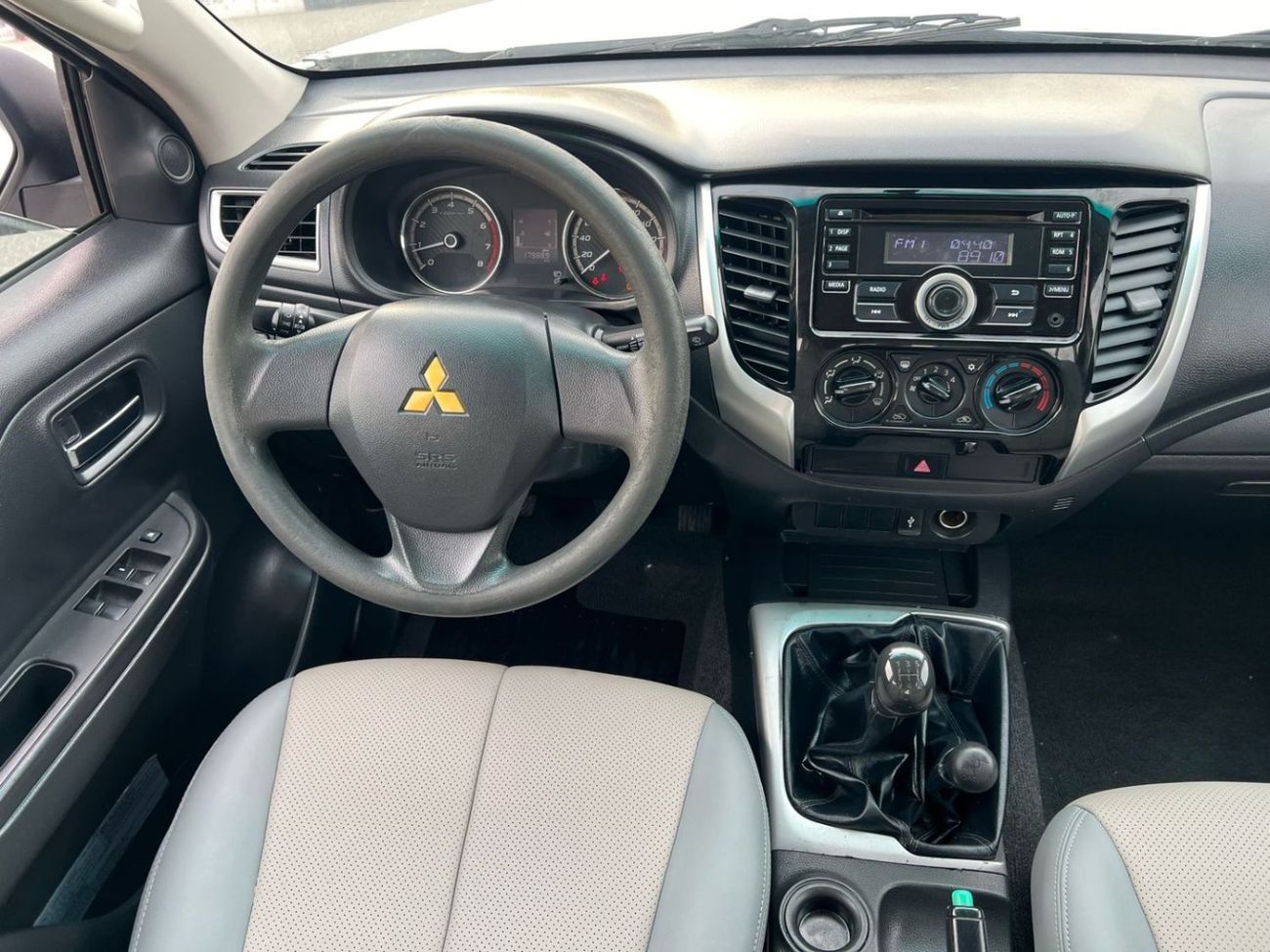 Mitsubishi L200 2019 Mitsubishi L 200 2.4L GL   Pick-Up Petrol 4X4 Manual - Power Window - Double Cabin - GCC spec