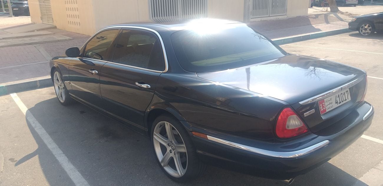 Jaguar XJ8 GCC Jaguar XJ8 Sovereign