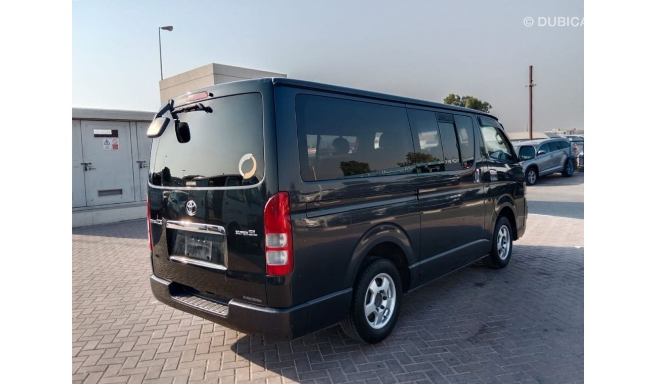 تويوتا هاياس TOYOTA HIACE VAN RIGHT HAND DRIVE(PM1684)