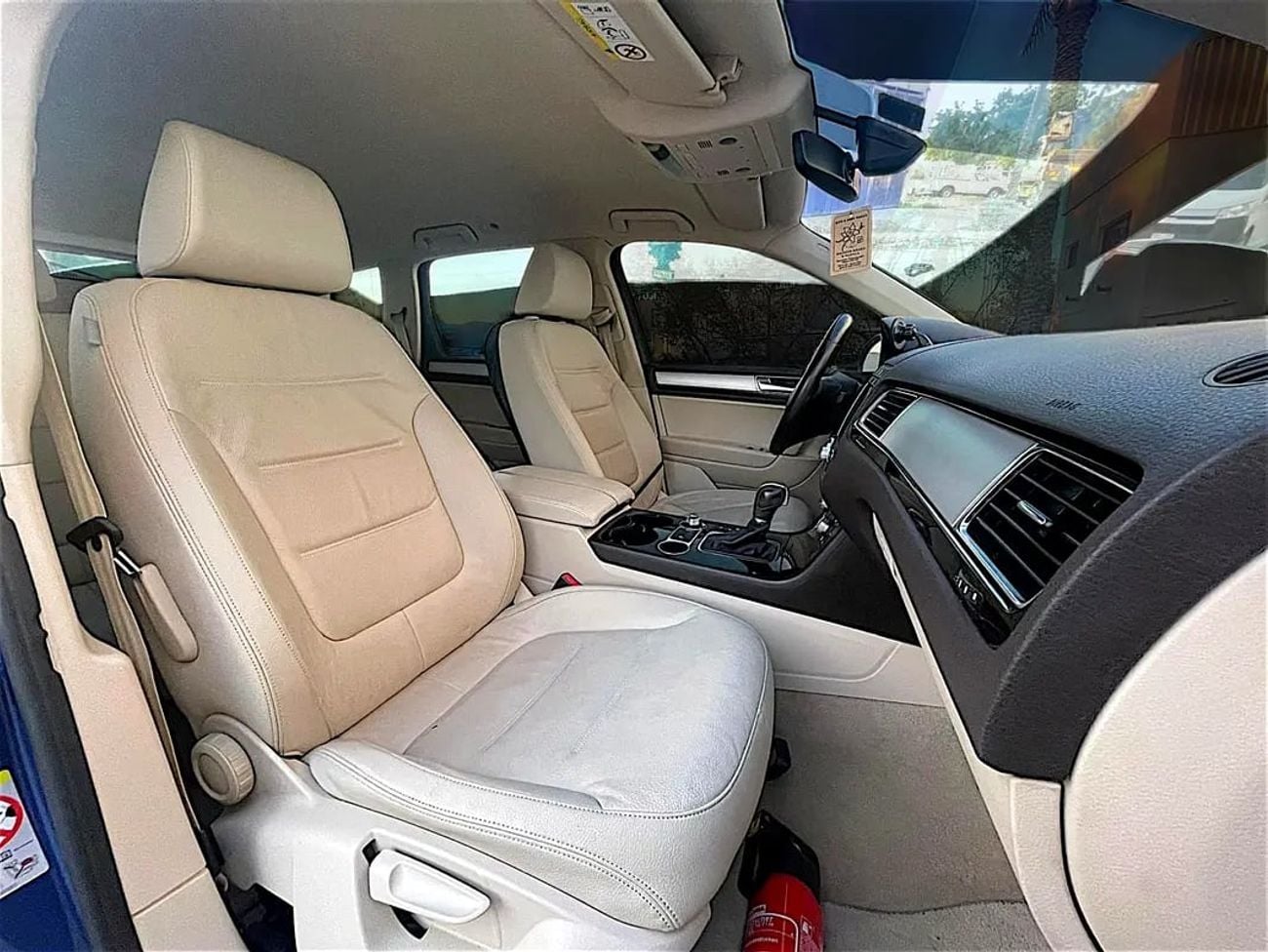 Volkswagen Touareg 1,005 P.M | SEL | GCC Specs | Pristine Condition