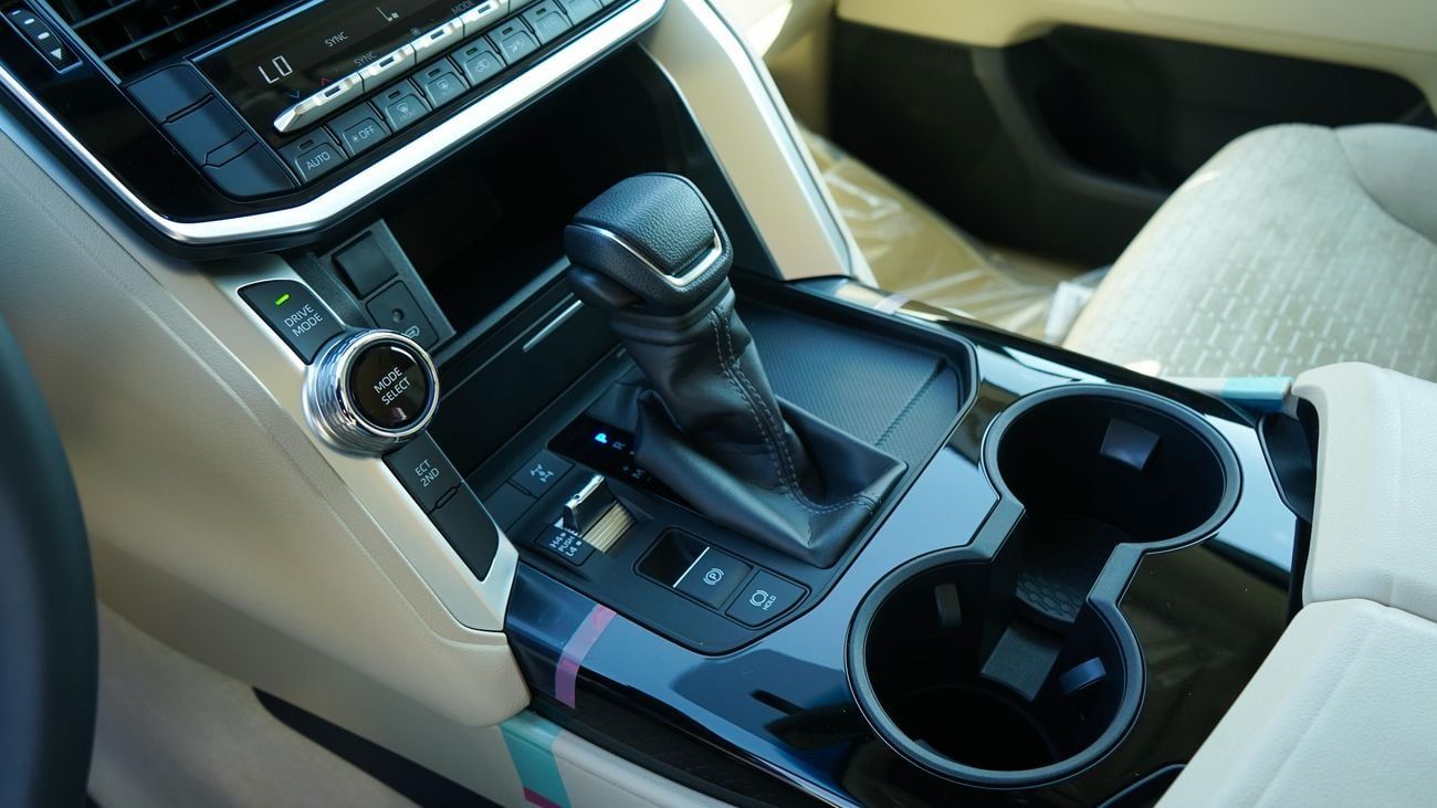 Toyota Land Cruiser GXR 3.5 L V6