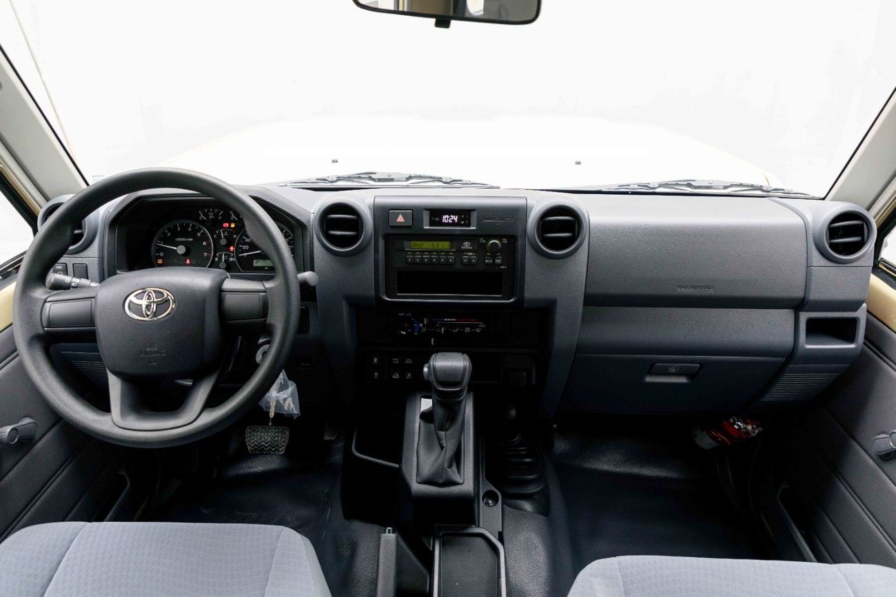 تويوتا لاند كروزر LC78 Hardtop 4.0L - Beige Inside Bluish Grey | Export Only