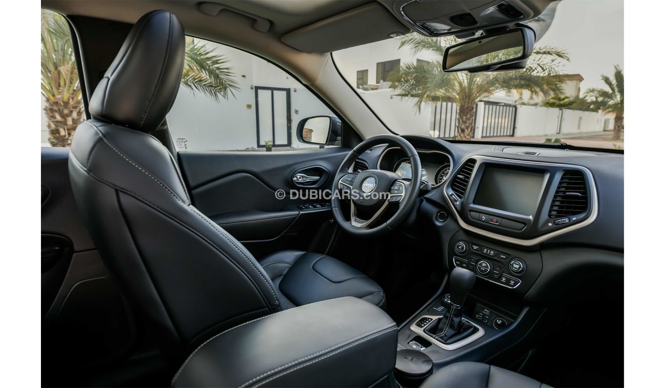 Jeep Cherokee 3.2L V6 Limited - 2016 - 7000 Kms Only! - AED 1,938 PM - 0 Downpayment