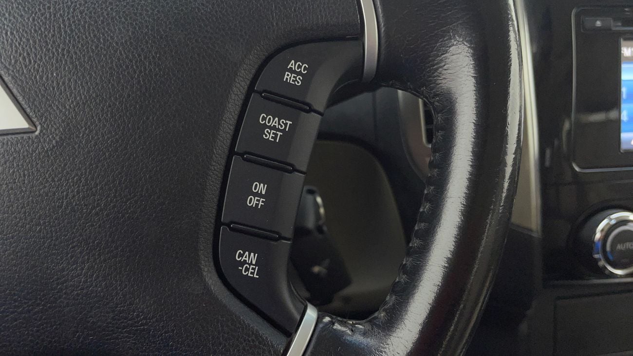 ميتسوبيشي باجيرو 2022 GLS MIDLINE | AED 1085/Month | 0 DP | 30 Day Return | Warranty | Service History