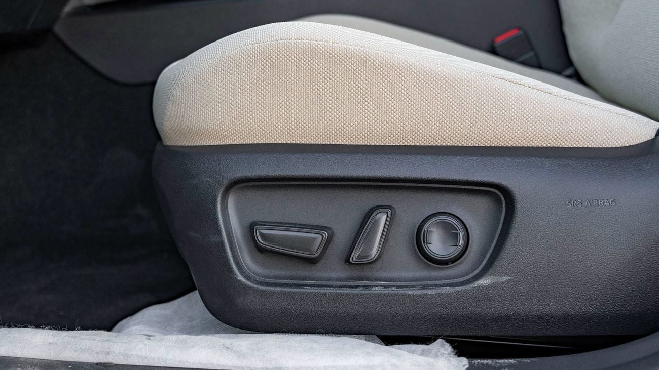 Toyota Camry 2025 Toyota Camry 2.5L Hybrid with Panoramic Sunroof (Black)