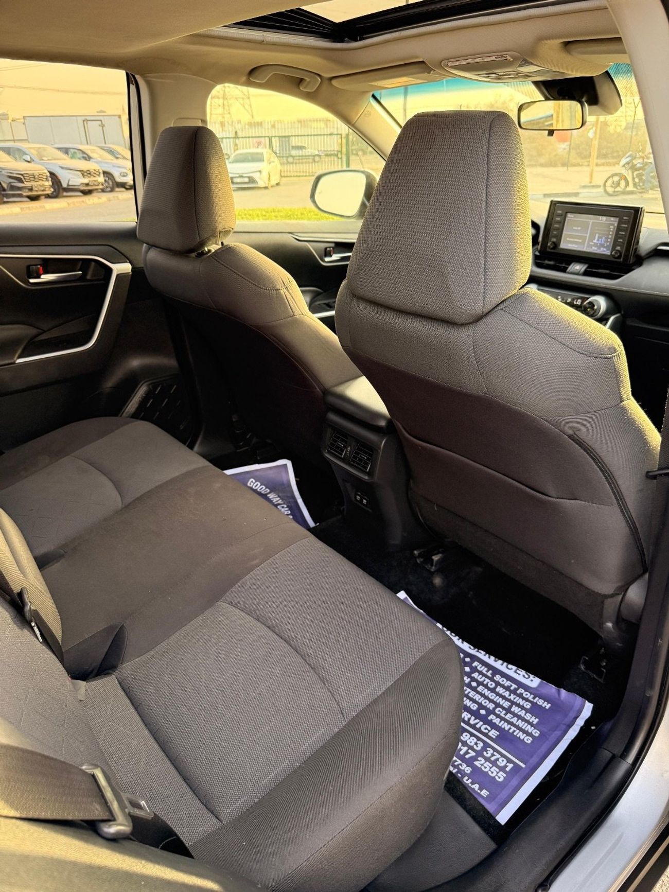 Toyota RAV4 XLE 2.5 L Sunroof, push start Full option