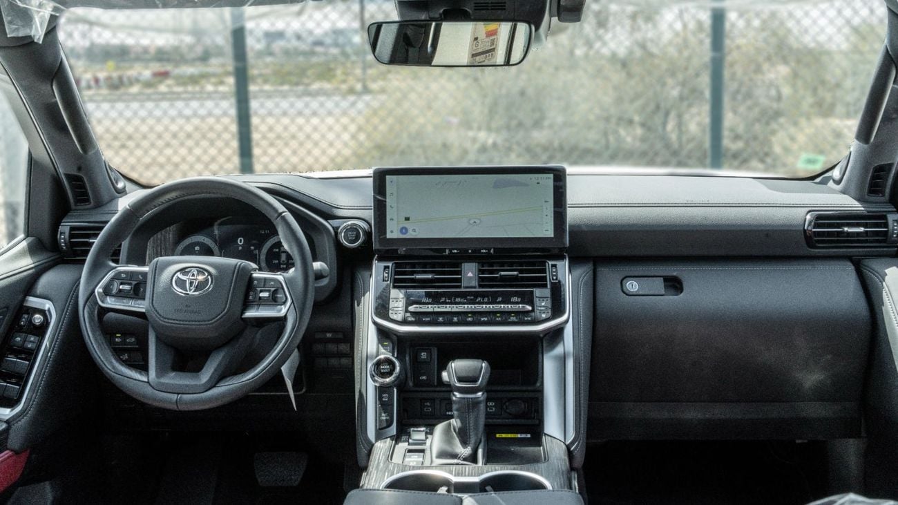 Toyota Land Cruiser 2026 Toyota Land Cruiser VXR 3.5L AT Petrol (White-Red)