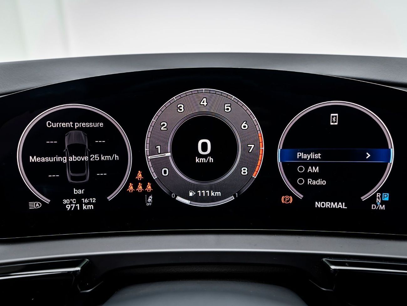 Porsche Cayenne Base Coupe 2025 Porsche Cayenne Coupe, March 2027 Porsche Warranty, Low KMs, GCC