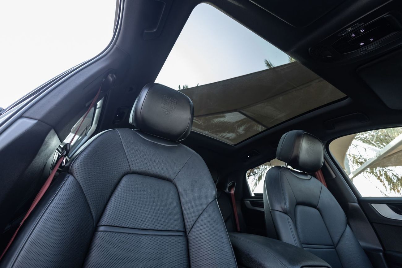 Porsche Cayenne Base