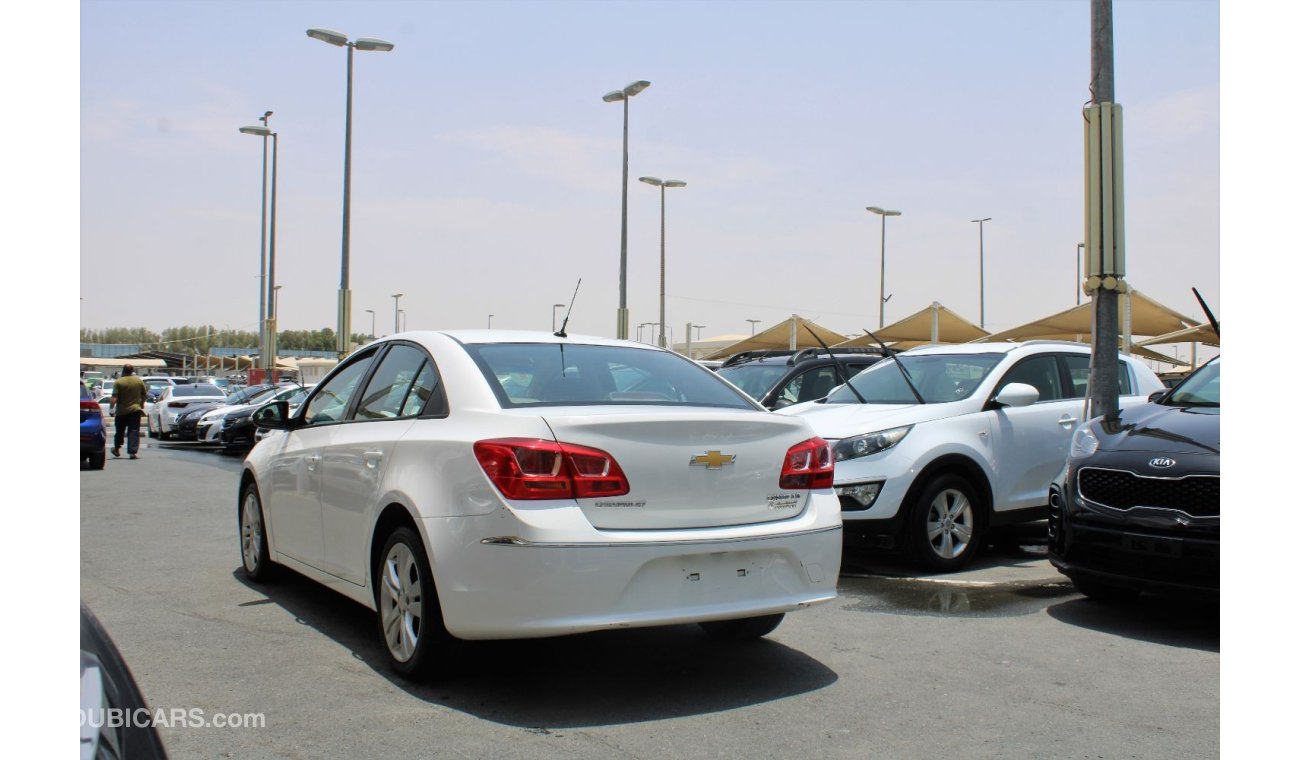 Chevrolet Cruze LT ACCIDENTS FREE - GCC - ORIGINAL PAINT - CAR IS IN PERFECT CONDITION INSIDE OUT