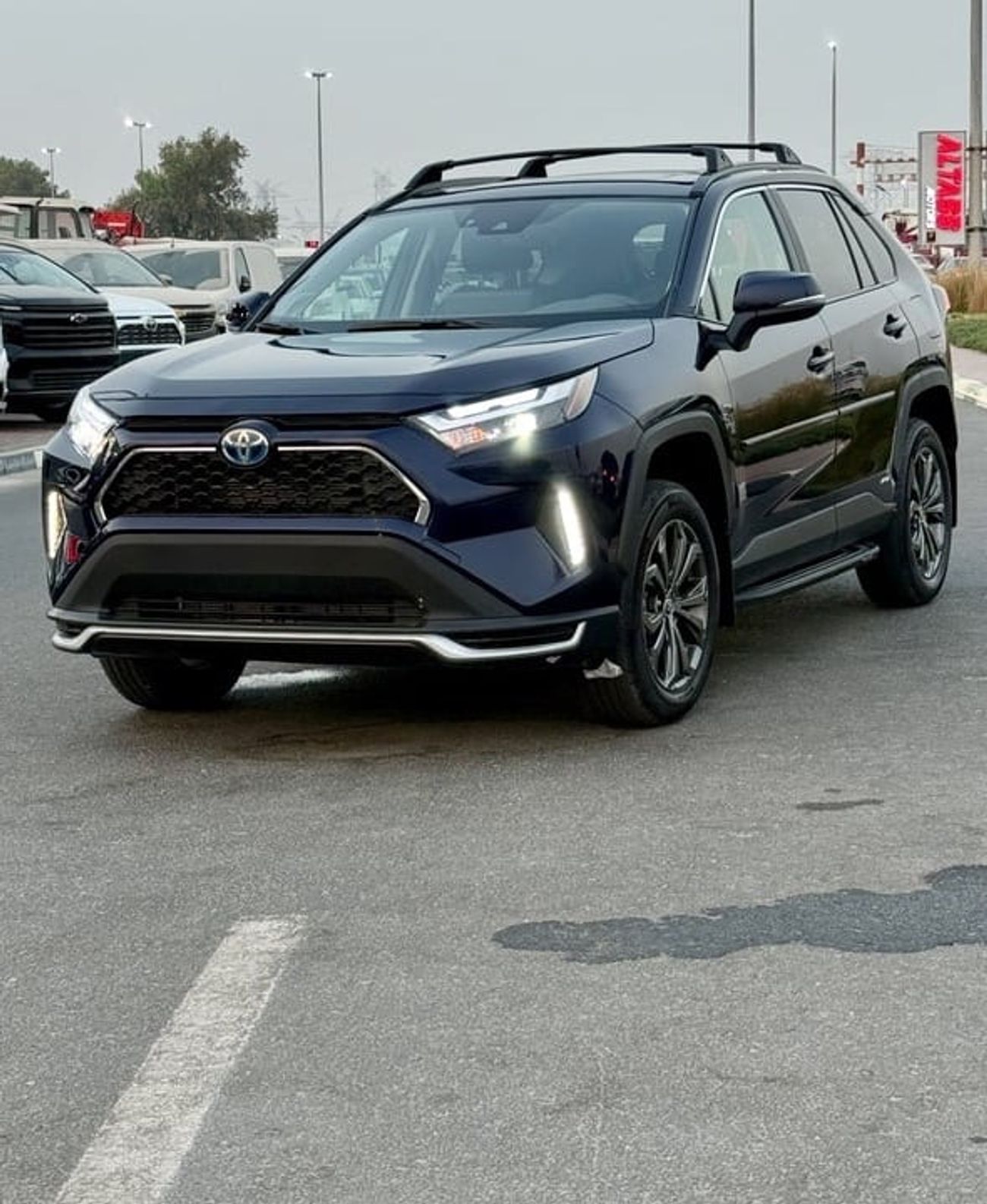 Toyota RAV4 RAV4 xle premium Hybrid AWD 4x4