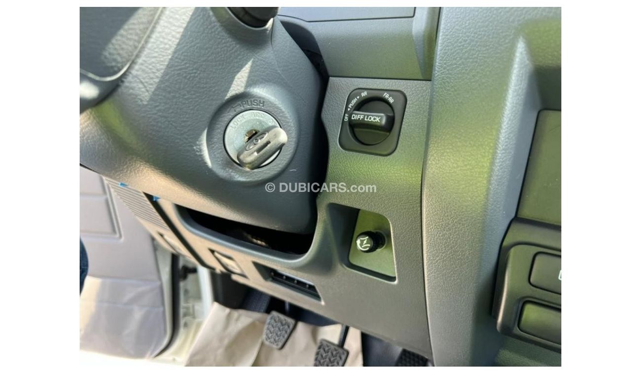 Toyota Land Cruiser 70 TOYOTA LC HTOP HZJ76 4.2 V6