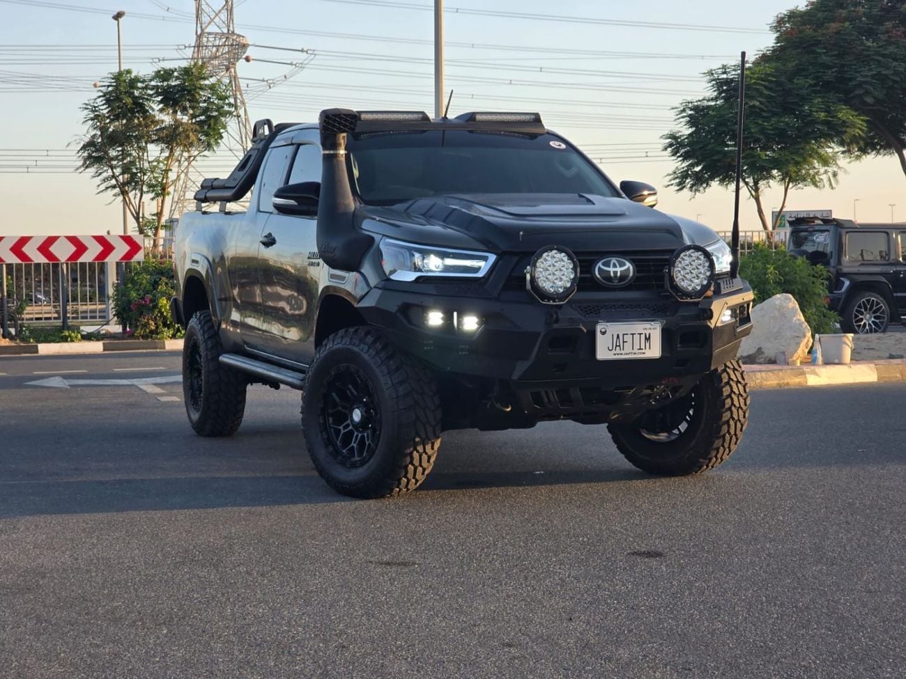 Toyota Hilux GLX 2016 | 2.8L DIESEL ENGINE | MANUAL TRANSMISSION | RHD | SMART CAB | DIGITAL AC | AIR SNORKEL | PUSH