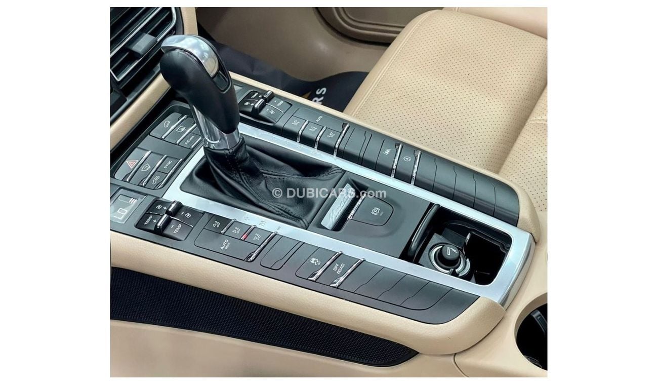 Porsche Macan std 2020 Porsche Macan Sport Chrono Package, Full Service History, Warranty, GCC