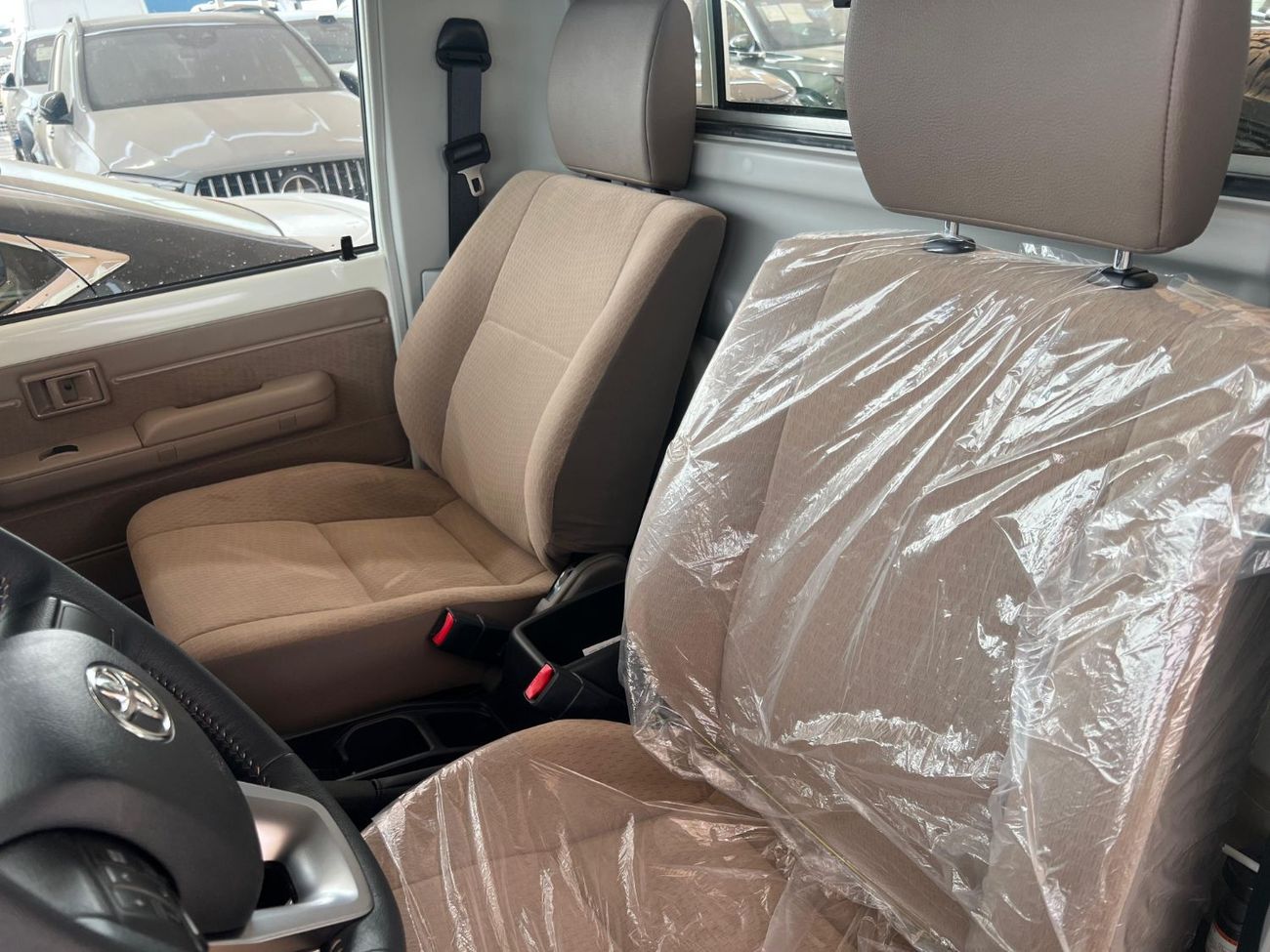 تويوتا لاند كروزر بيك آب Std 4.0L Single Cab Utility AWD