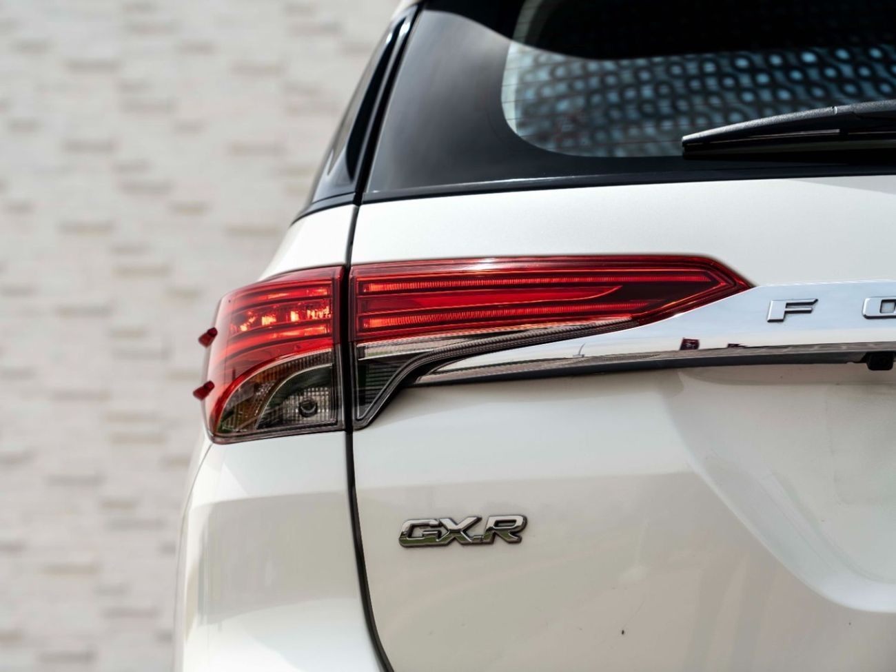 Toyota Fortuner GXR 4.0L (278 HP)