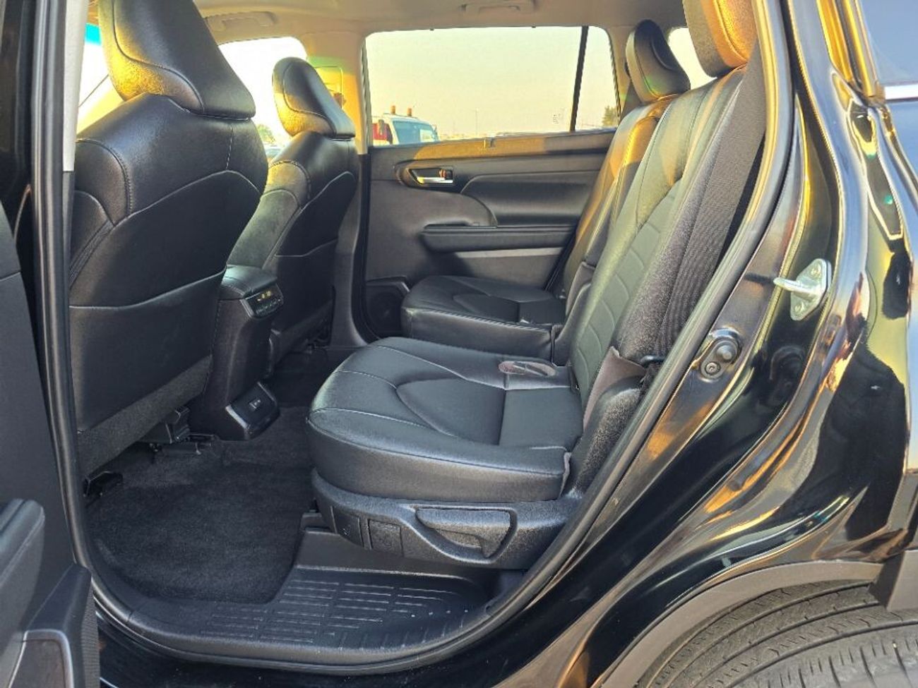 Toyota Highlander 2023 Model 2.4cc engine Sunroof, 4x4 and 7 seater