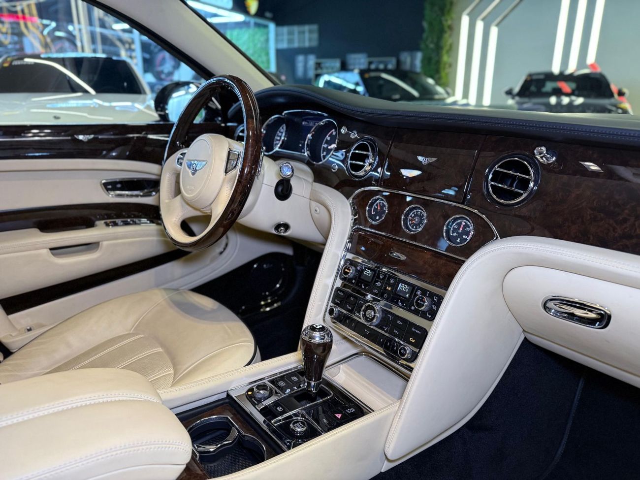 بنتلي مولسان 2012 Bentley Mulsanne - Only 48,000KM - Good Condition
