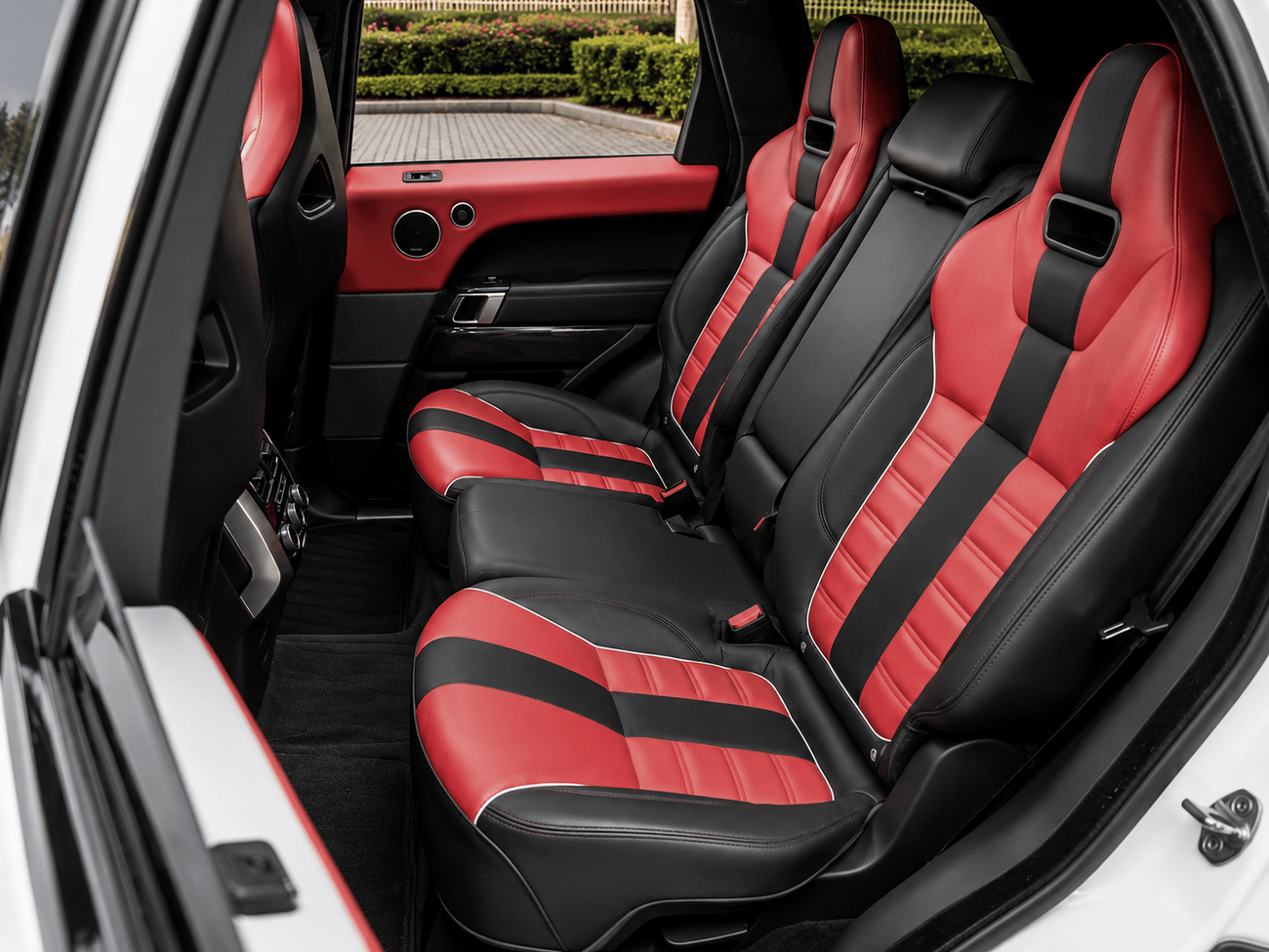Land Rover Range Rover Sport SVR 5.0L (575 HP) AWD