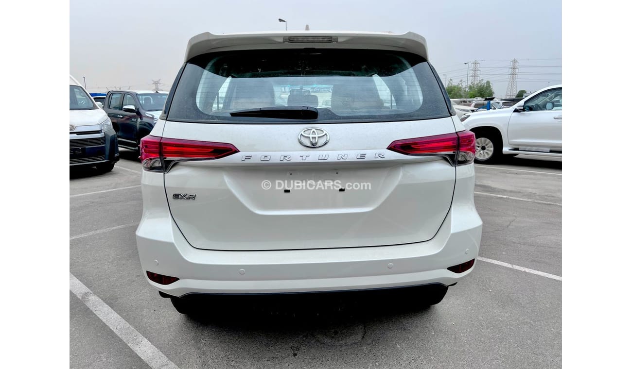 Toyota Fortuner TOYAOTA FORYUNER 2.7 L 4X4 WHITE EXR 2022