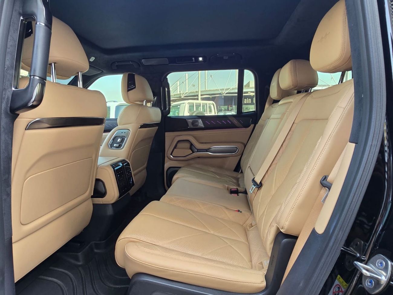 بي واي دي ليوبارد 8 Smart and Brave Flagship Edition (7 Seats)