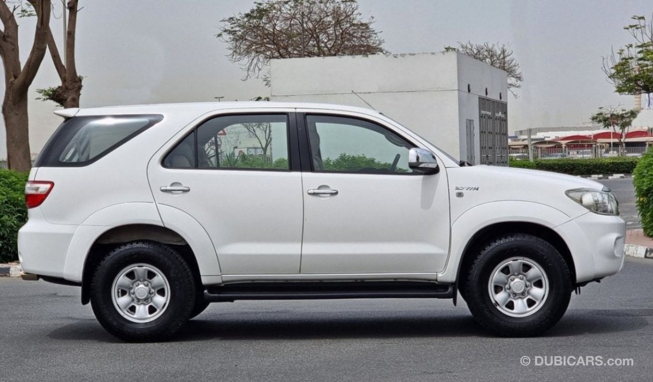 Toyota Fortuner SRS-2.7 L-4 Cyl-Low kilometer Driven-Very well maintained and good Condition