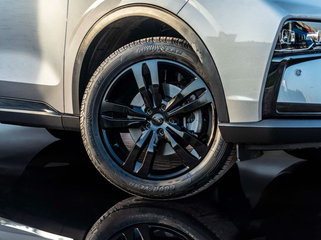 فورد تيريتوري Dark Edition