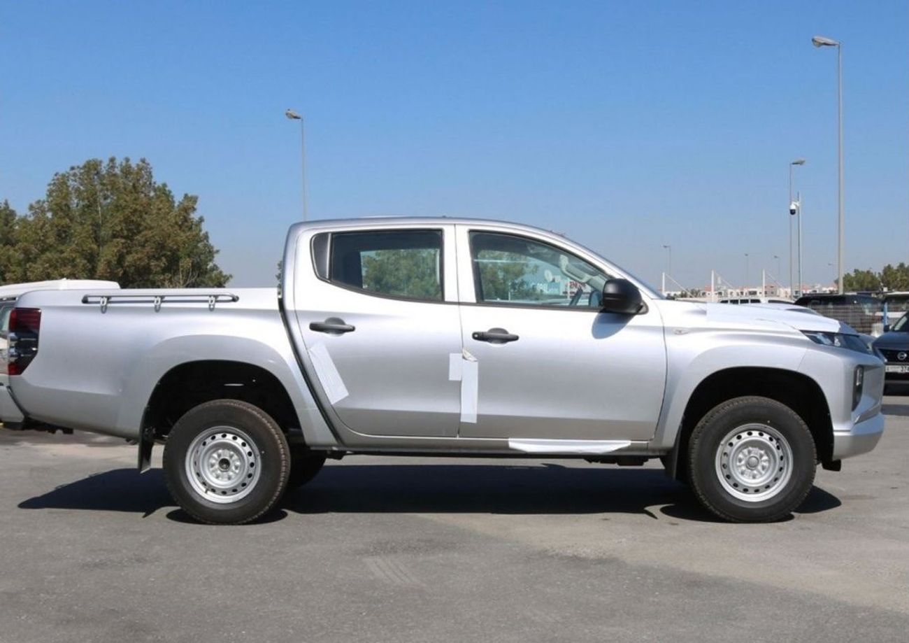 ميتسوبيشي L200 DIESEL - 2.4L -  DOUBLE CABIN - 4X4 - 5MT - POWER LOCKS AND POWER WINDOWS - EXPORT ONLY
