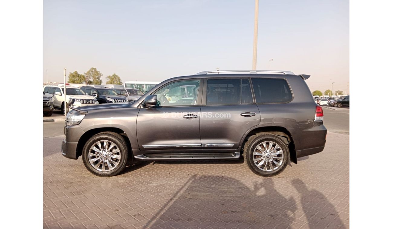 تويوتا لاند كروزر TOYOTA LAND CRUISER RIGHT HAND DRIVE (PM1568)