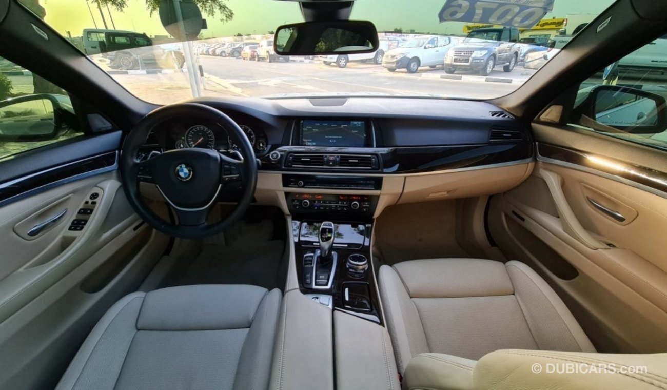 بي أم دبليو 535 i Modern Line  2014 - Rare High Spec Car - Agency Serviced