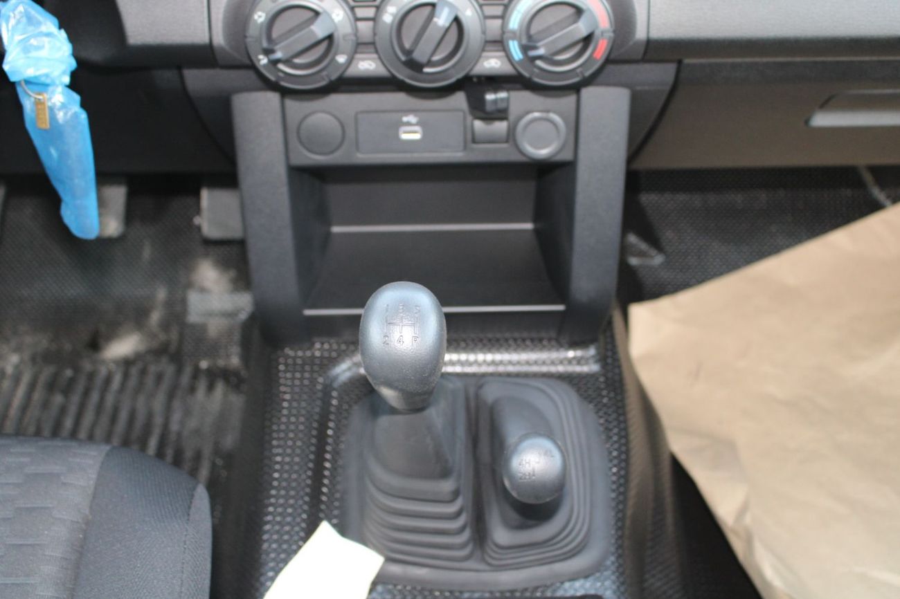 Mitsubishi L200 MITSUBIHSI L200 2.4L DIESEL DOUBLE CABIN 4 X 4 GL MANUAL