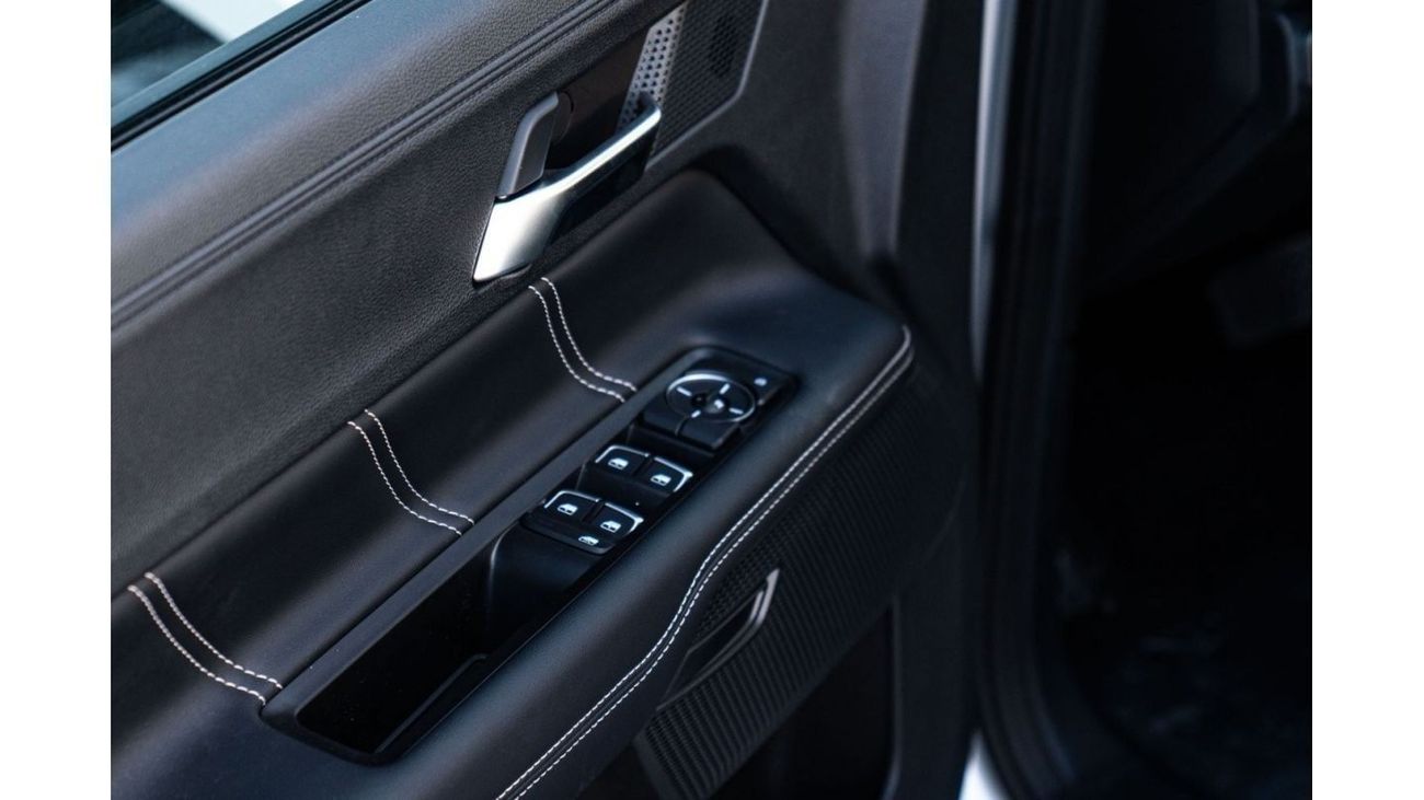 JMC Grand Avenue 2024 JMC Grand Avenue 2.3 DV 4X4 - Mica Green inside Black | Export Only