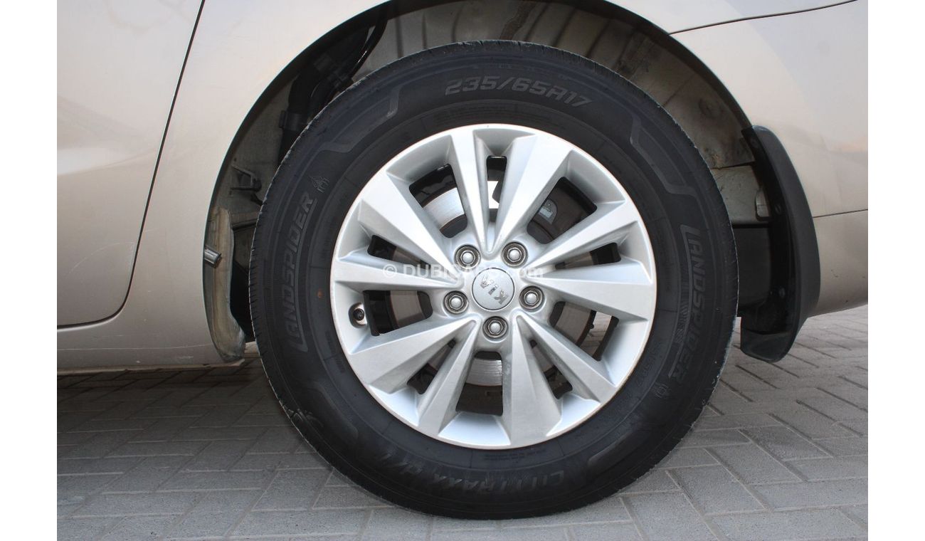 كيا كارنيفال كيا كرنفال 2016 خليجي بحالة ممتازة بدون صبغ بدون حوادث