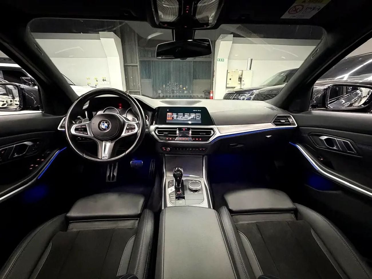 BMW 330i Exclusive 2.0L (255 HP)