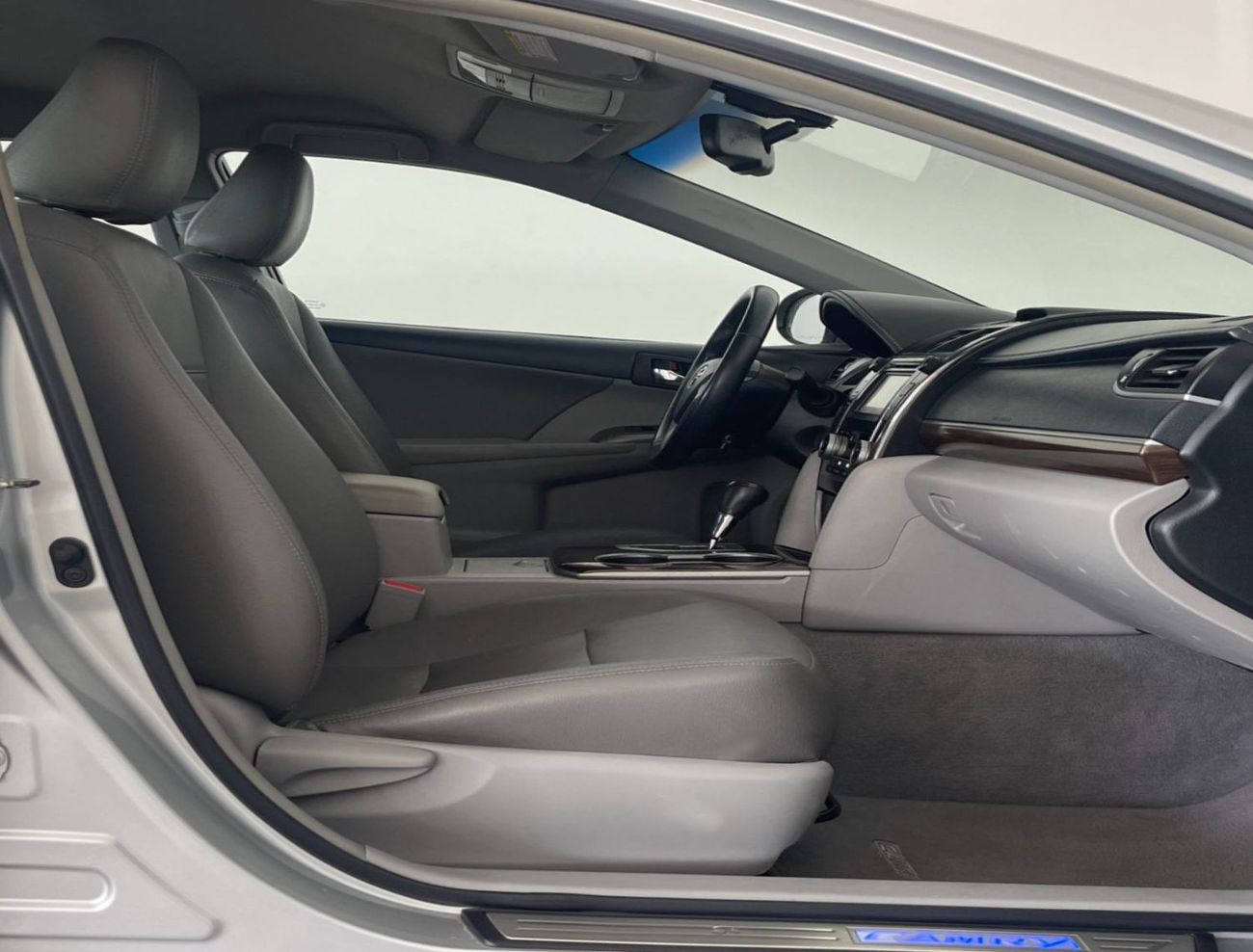 Toyota Camry SE 2.5L-4CYL  EXCELLENT CONDITION LOW KILOMETER DRIVEN