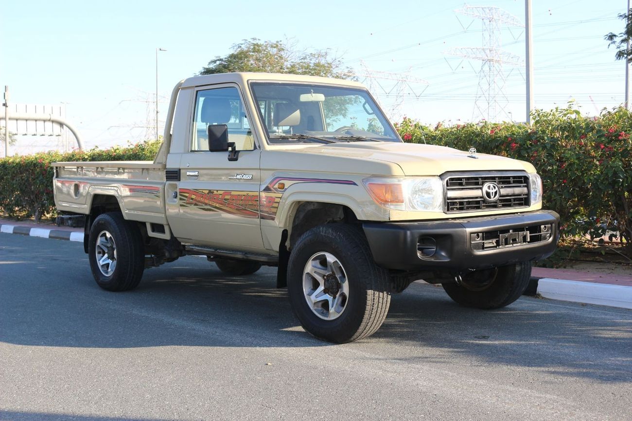 تويوتا لاند كروزر بيك آب تويوتا لاندكروزر بيك اب 2013 خليجي بترول 6 سيلندر