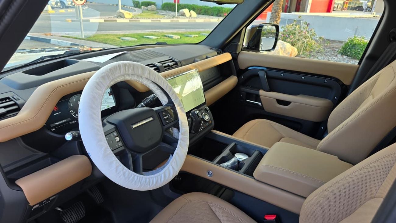 لاند روفر ديفندر LAND ROVAR DEFENDER P400 2026 GCC