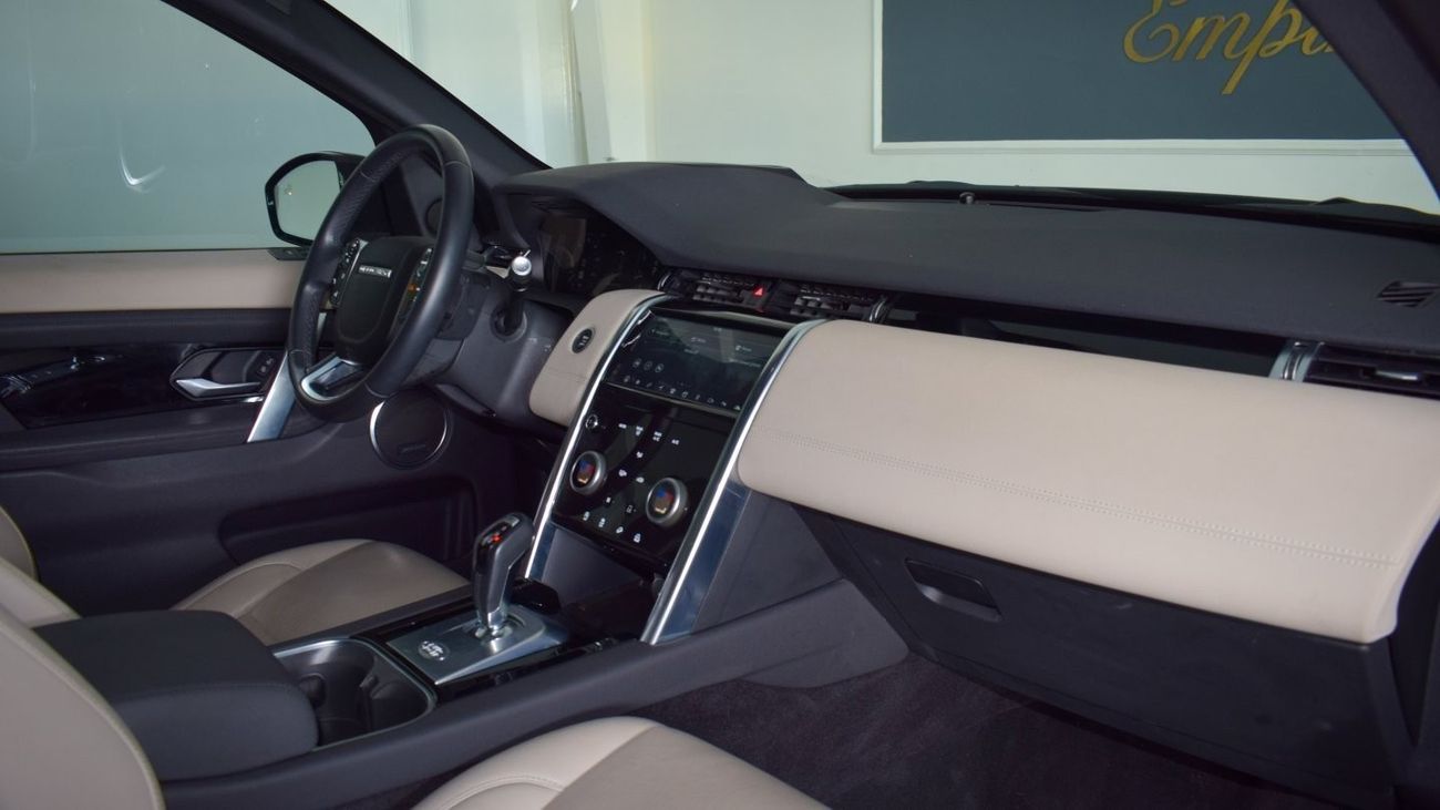 Land Rover Discovery R-Dynamic S Land Rover Discovery Sport Dynamic