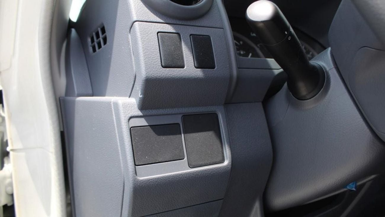 تويوتا لاند كروزر بيك آب Toyota/LAND CRUISER PICK UP D 4.2L SC 3 seater 2 AIRBAG & ABS MT